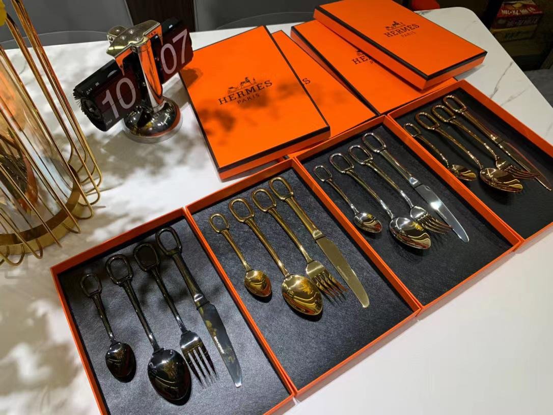 Hermes cutlery set for one person, Gold or Silver,  and black color - Hermes Cutlery | Aleppo Gift UAE